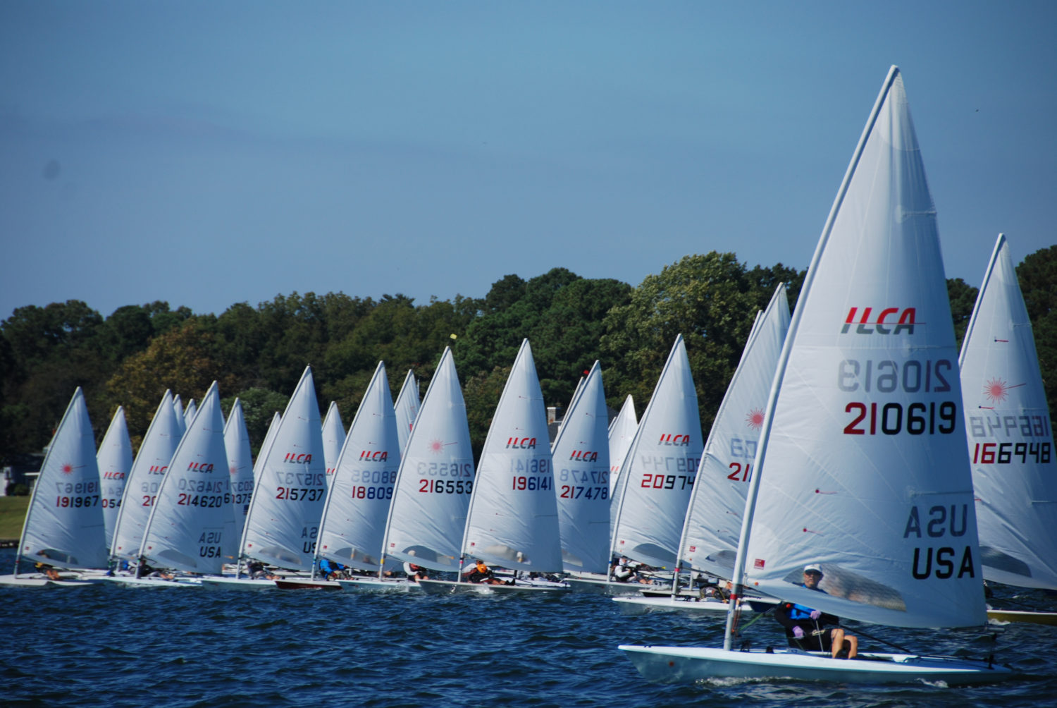 Race 2 shortly after the start - Photo by John Hubbard